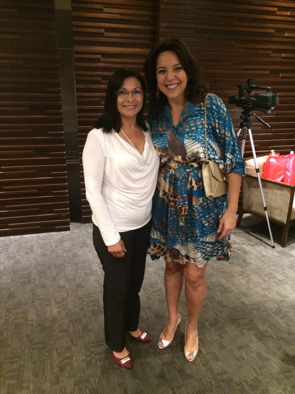 Foto com jornalista da record cristiana